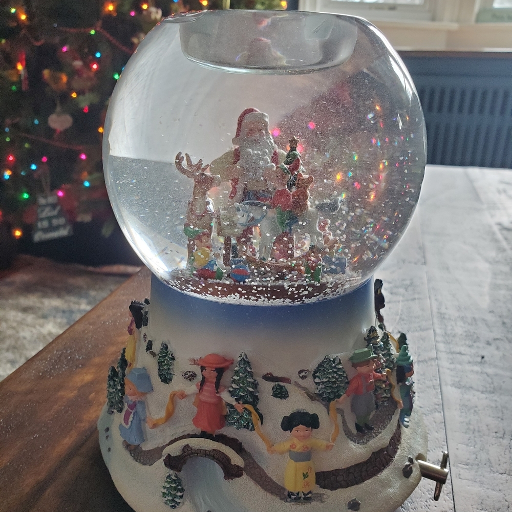 Partylite santa at the shop T light globe.P8202